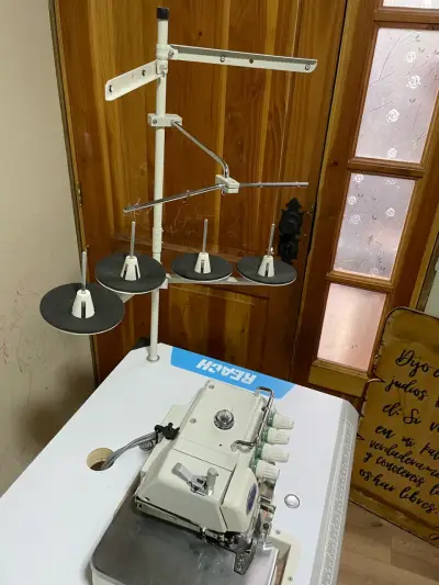 Máquina overlock industrial Reach RE-747D - miniatura 6