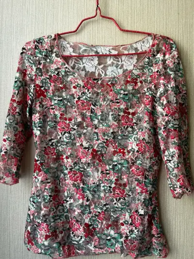 Blusa de encaje floral multicolor - miniatura 1