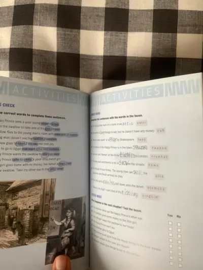 Libro The Happy Prince de Oscar Wilde - miniatura 2