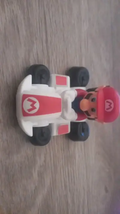 Figura de juguete Mario Kart con auto - miniatura 3
