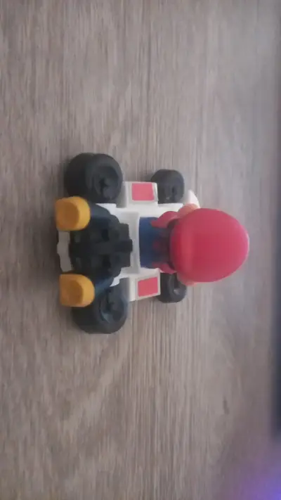 Figura de juguete Mario Kart con auto - miniatura 4