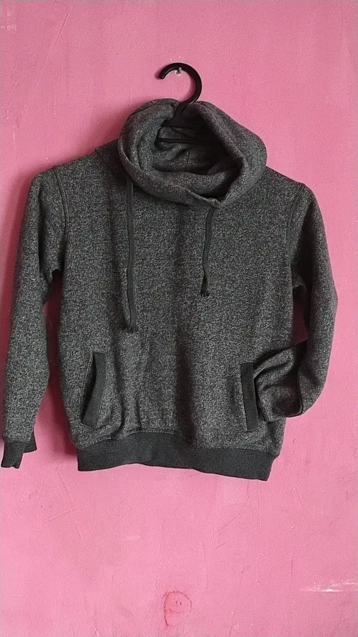Polerón gris con capucha unisex talla 8