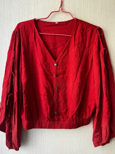 Blusa de mujer manga larga con detalles - miniatura 1
