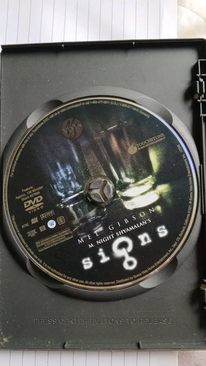 DVD de la película Signs de M. Night Shyamalan - 3