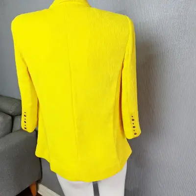 Blazer amarillo vibrante para mujer - miniatura 5