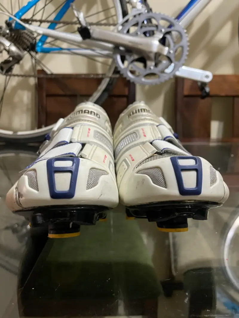 Zapatillas de ciclismo Shimano blancas con cierre ajustable - 3