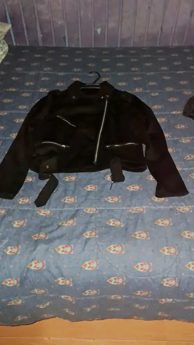 Chaqueta de cuero negra con forro de lana - miniatura 2