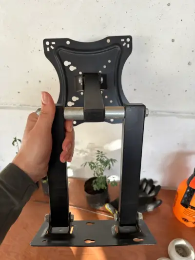 Soporte de pared para TV ajustable - miniatura 1