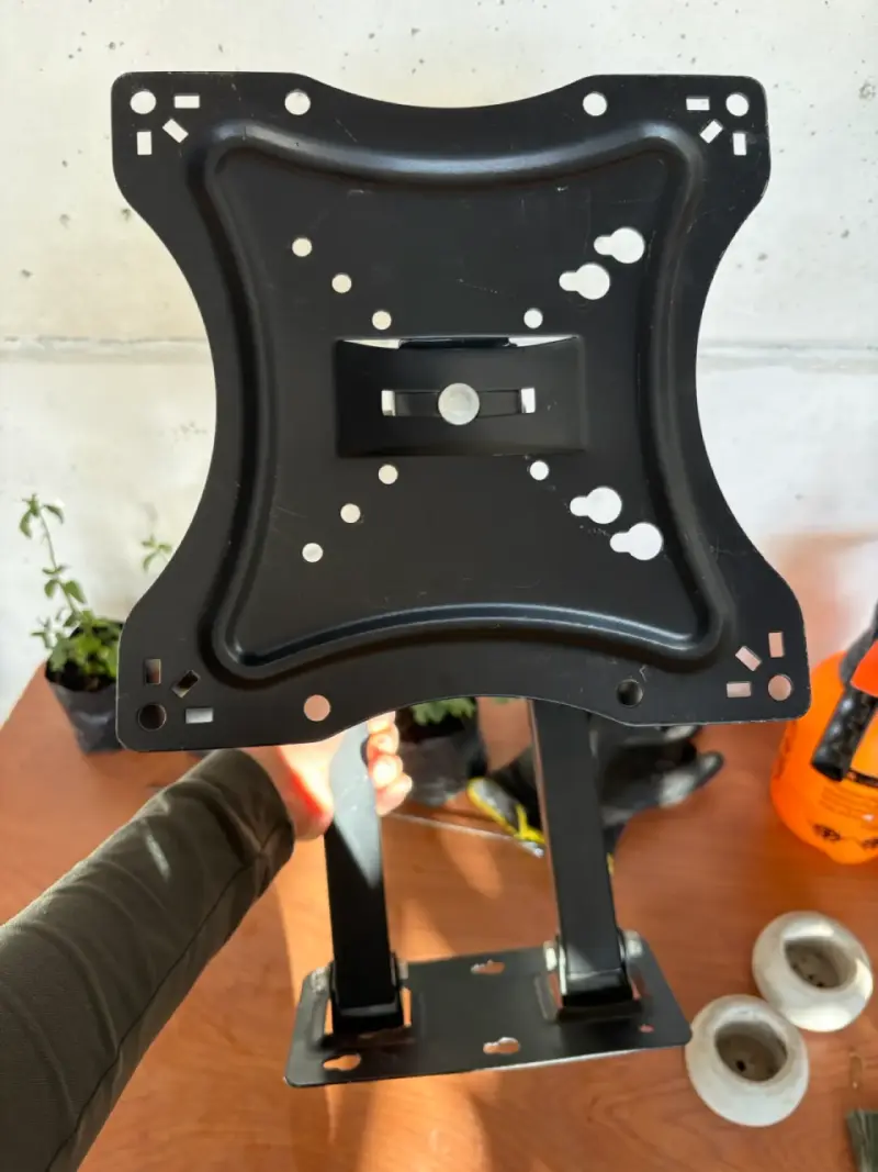 Soporte de pared para TV ajustable - 3