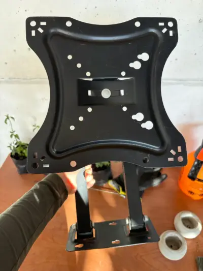 Soporte de pared para TV ajustable - miniatura 3