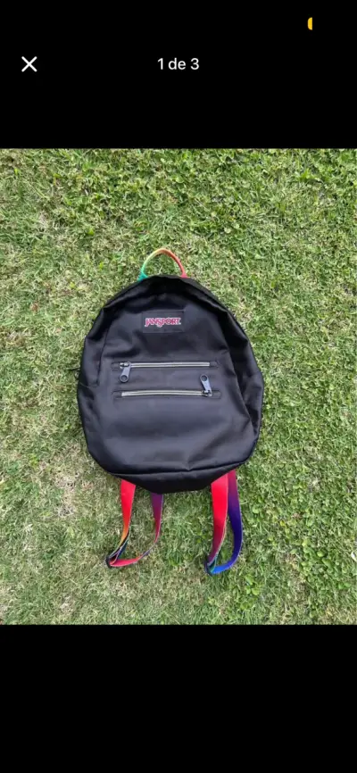 Mochila JanSport negra con correas arcoíris - miniatura 1