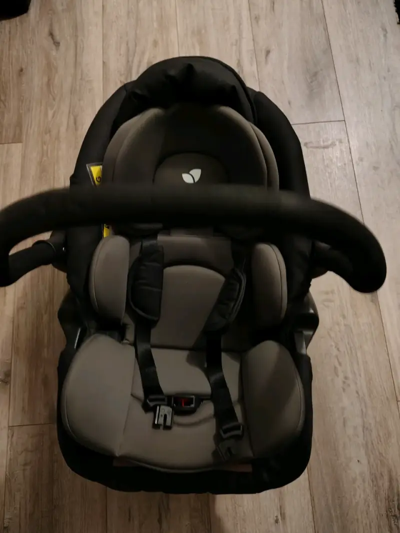 Silla de auto para bebé Infanti con capota - 4
