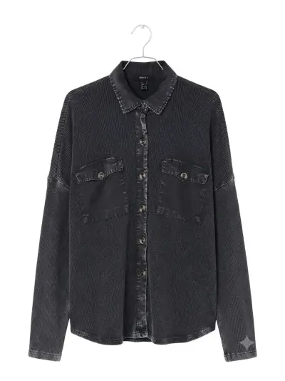 Sobrecamisa  negra con bolsillos - miniatura 1