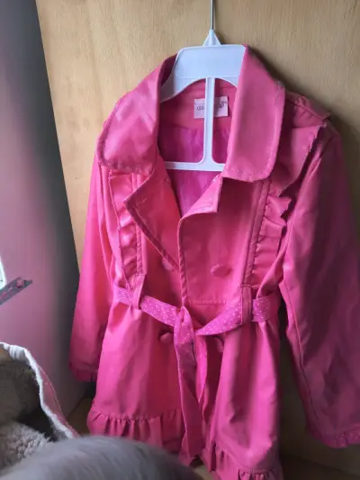 Abrigo infantil cuerina rosa con cinturón talla 6 - miniatura 1