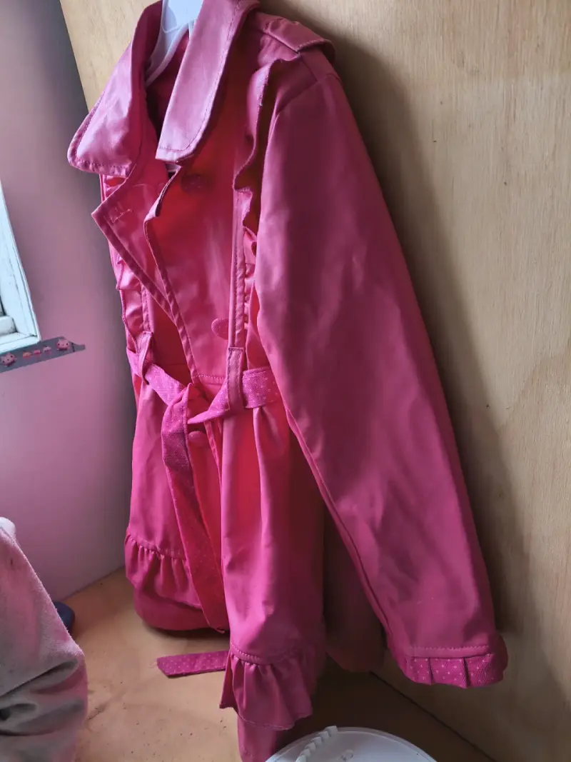 Abrigo infantil cuerina rosa con cinturón talla 6 - 2