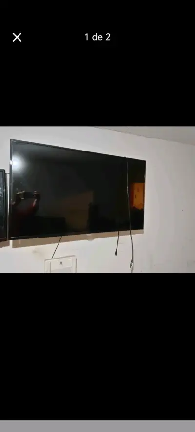 Televisor LED de pantalla plana Smart tv - miniatura 1
