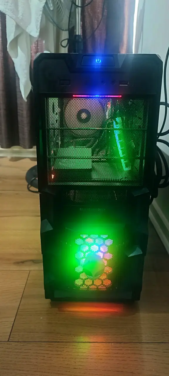 PC Gamer con iluminación RGB y ventilación avanzada - 1