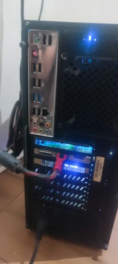 PC Gamer con iluminación RGB y ventilación avanzada - miniatura 5
