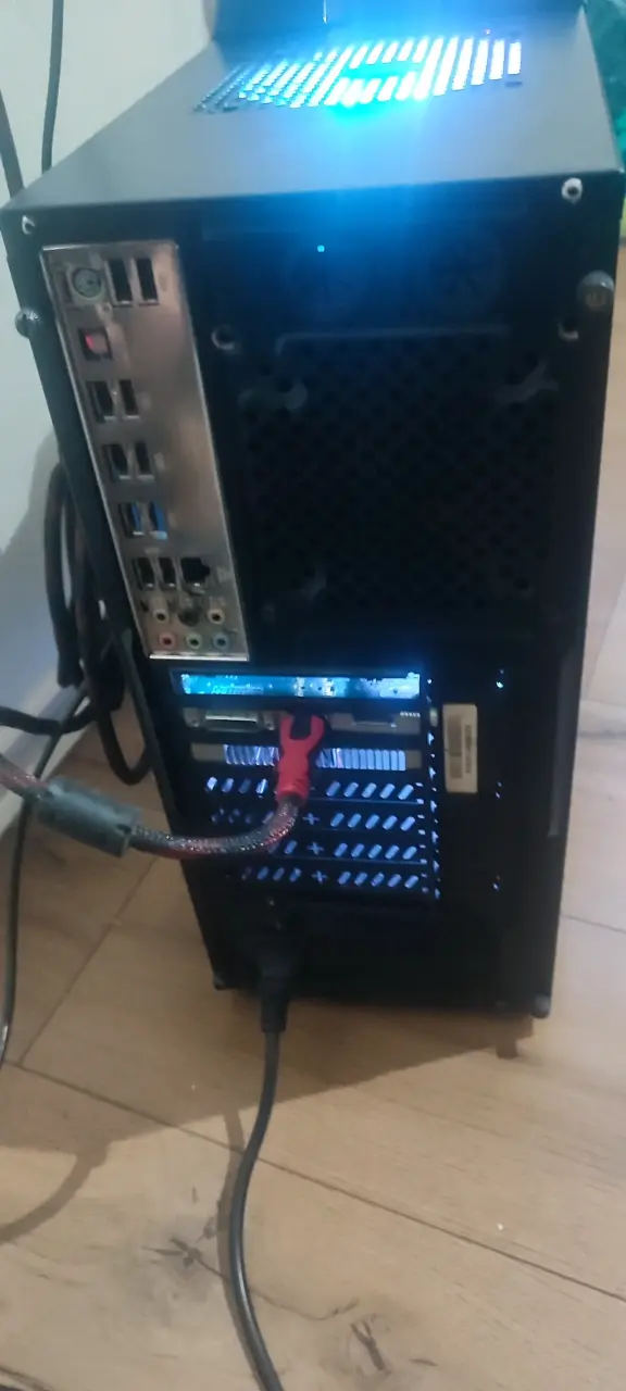 PC Gamer con iluminación RGB y ventilación avanzada - 6