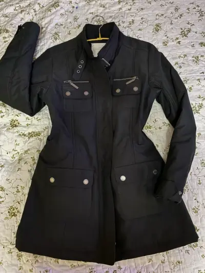 Parka negra Canadienne con bolsillos y cierre - miniatura 1