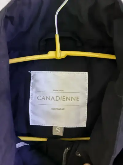 Parka negra Canadienne con bolsillos y cierre - miniatura 2