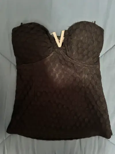 Top strapless negro con detalle metálico - miniatura 1