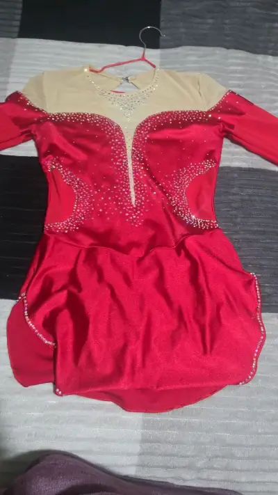 Maya  de patinaje artístico rojo con brillantes - miniatura 1