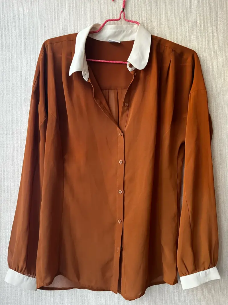 Blusa de gasa para mujer con ligera transparencia