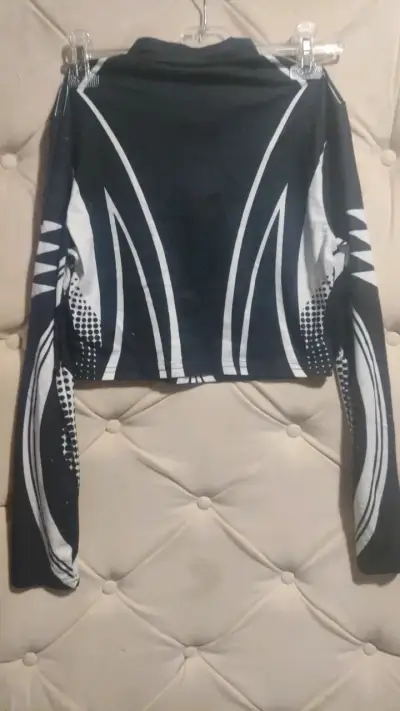 Polera SheIn deportiva negra con diseño 'Speed' - miniatura 3