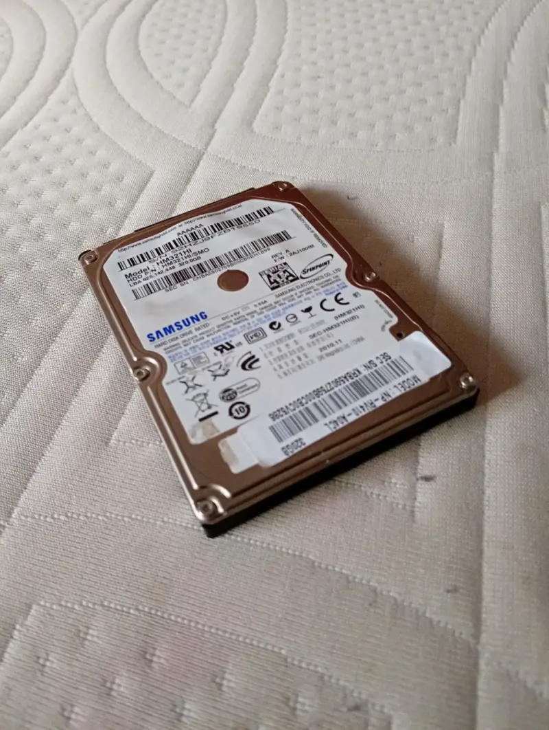 Disco duro Samsung 300GB SATA - 1