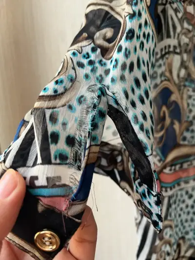 Blusa estampada de gasa para mujer - miniatura 2