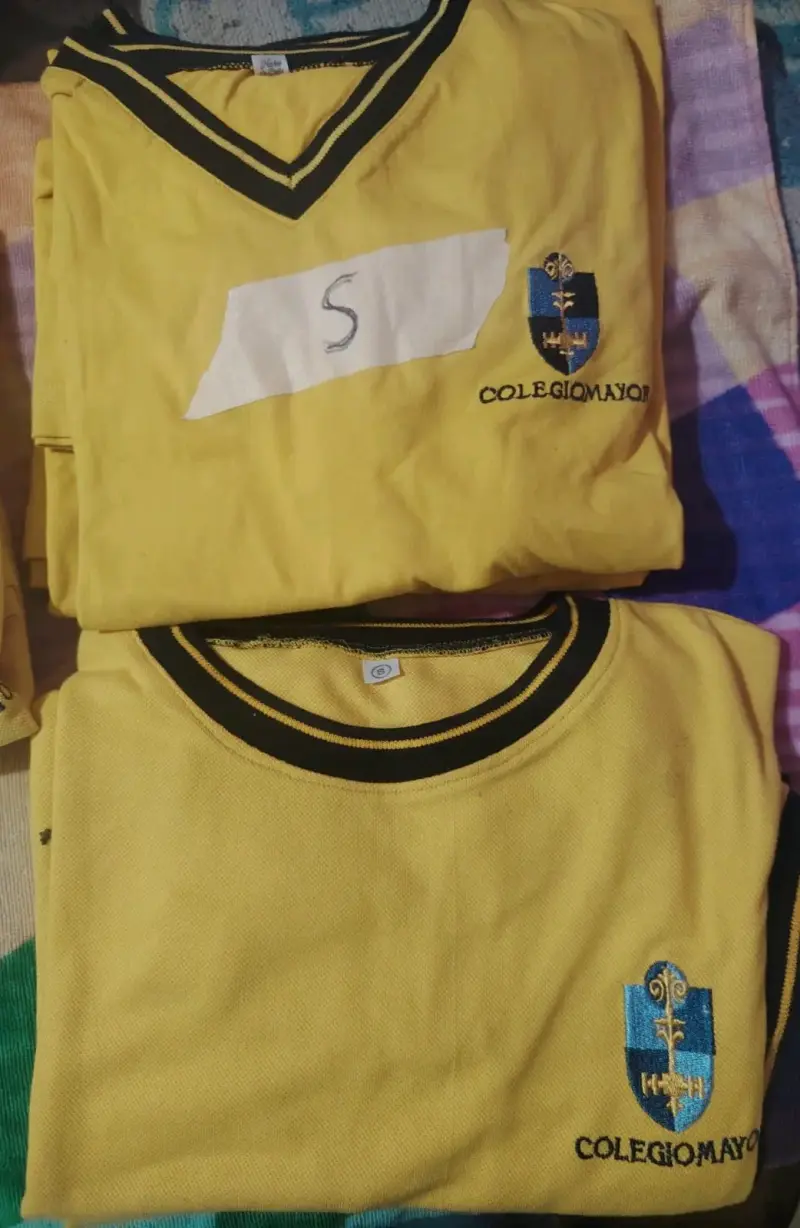 Poleras polo escolares Colegio Mayor azul y amarillo - 2