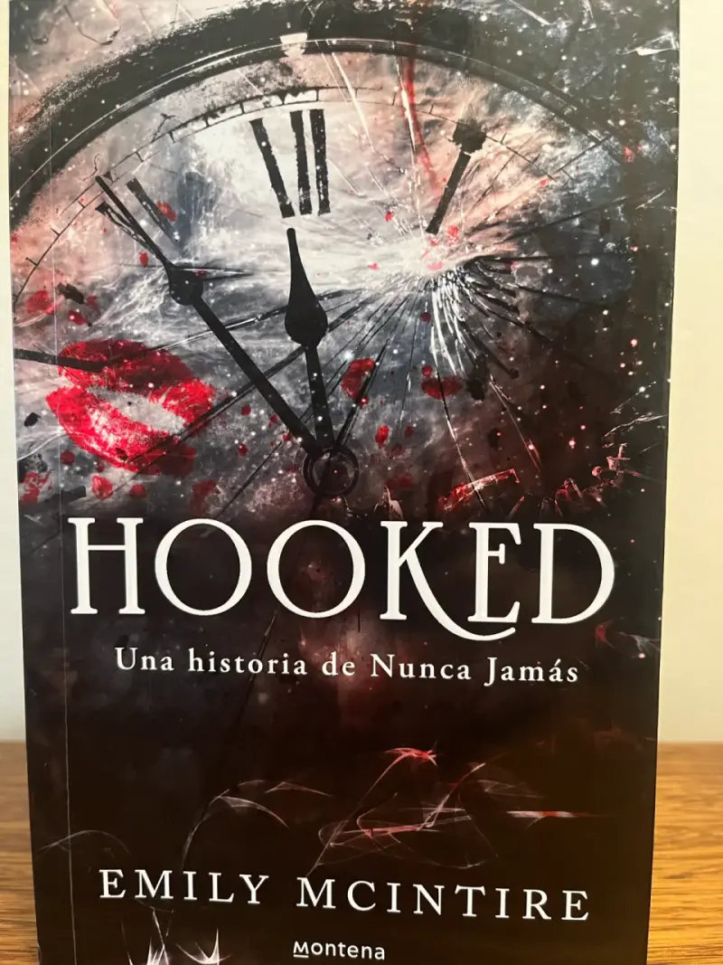 Libro Hooked de Emily McIntire en español - 5