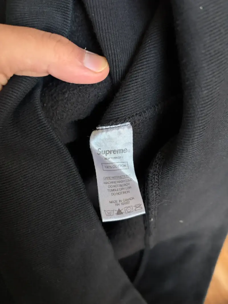 Polerón Supreme box logo - 3