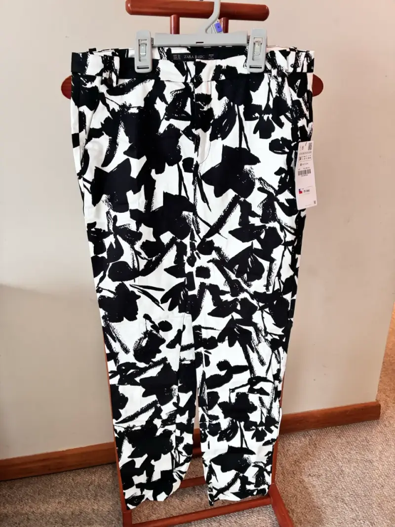 Pantalones Zara t34 estampados blanco y negro - 3