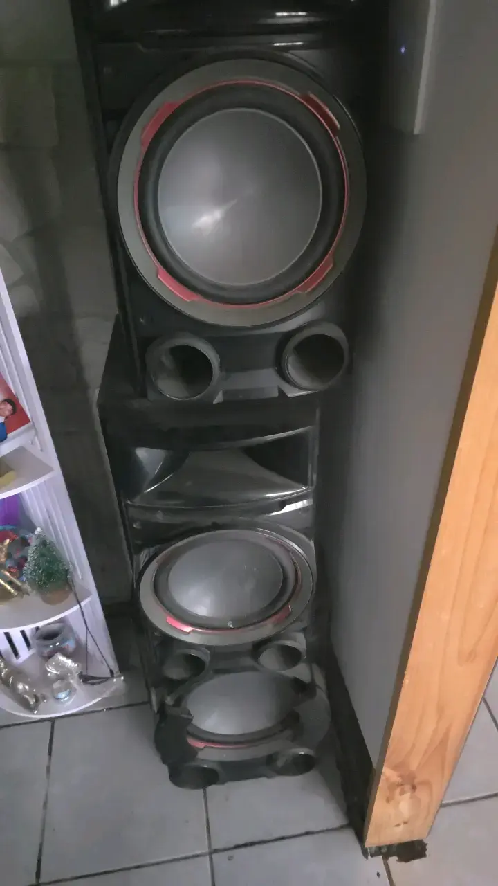 Sistema de sonido LG con Bluetooth y MP3 - 2