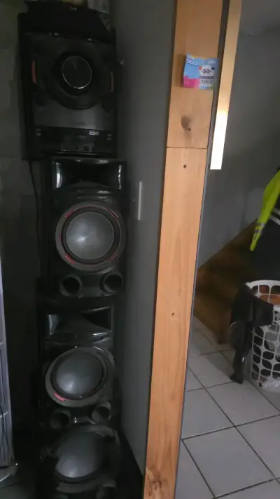 Sistema de sonido LG con Bluetooth y MP3 - miniatura 3