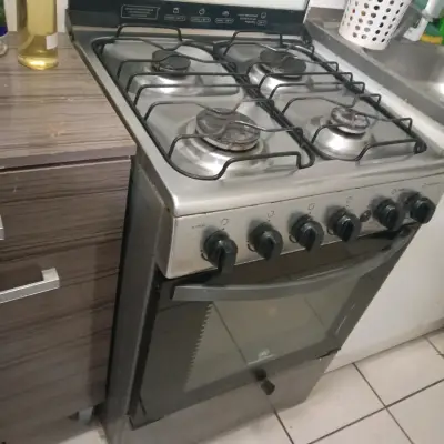 Cocina a gas con horno incorporado - miniatura 2