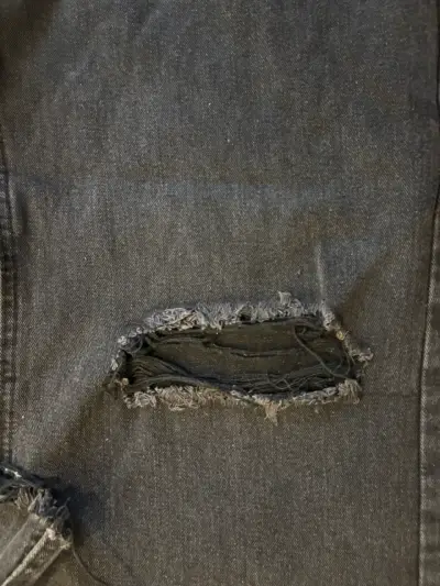 Jeans negros desgastados - miniatura 2