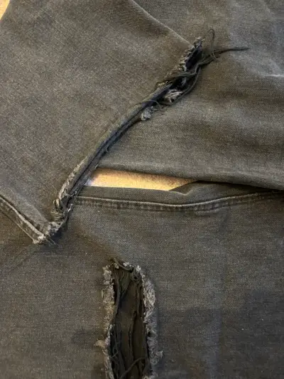 Jeans negros desgastados - miniatura 3