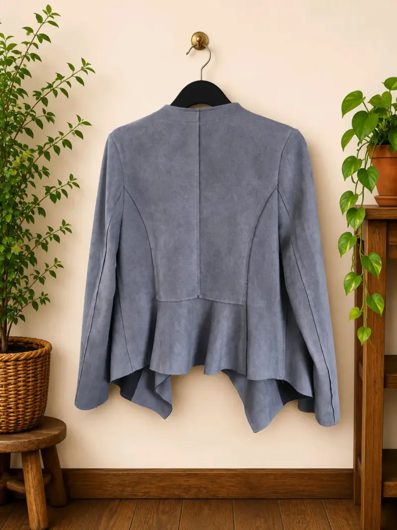 Chaqueta de mujer azul con diseño elegante - 1