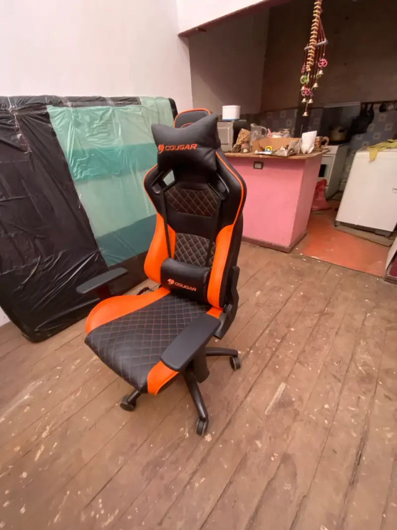 Silla Gamer Cougar Negra y Naranja Ergonómica - 3