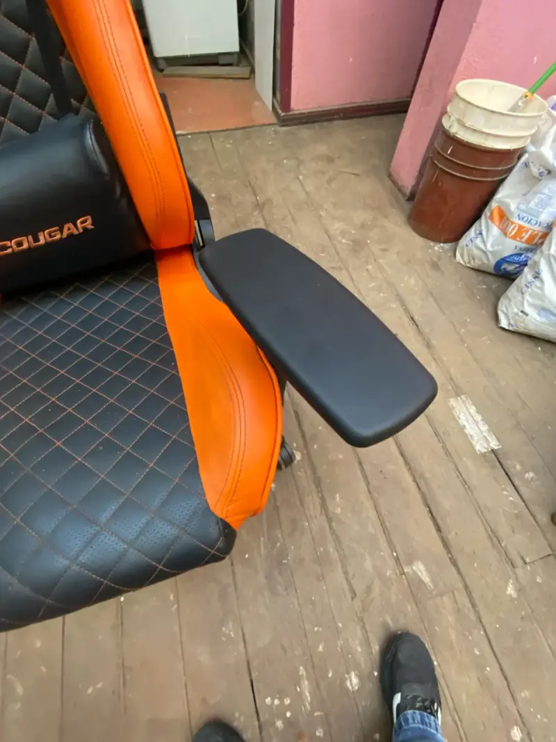 Silla Gamer Cougar Negra y Naranja Ergonómica - 4