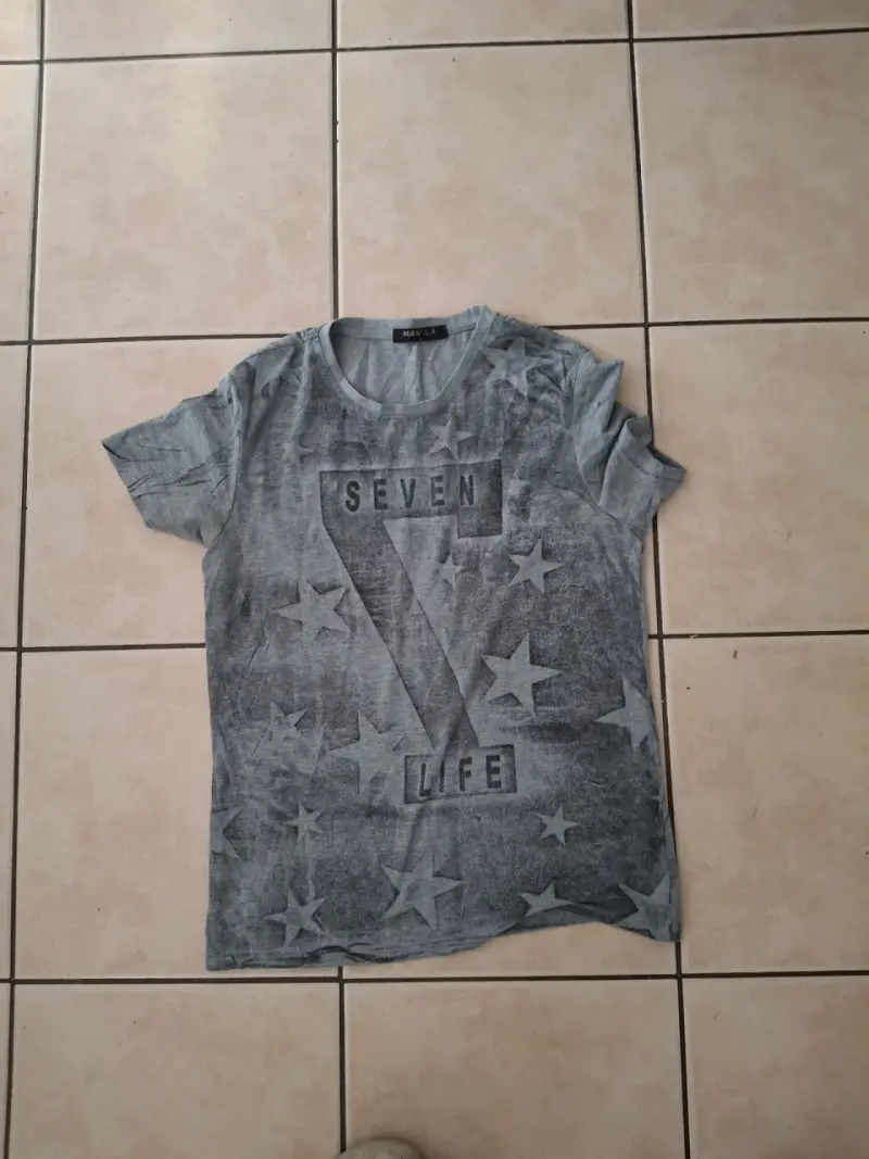 Polera gris con estampado niño talla M - 1