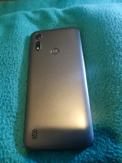 Smartphone Motorola Moto E6i con Android 10 - miniatura 2