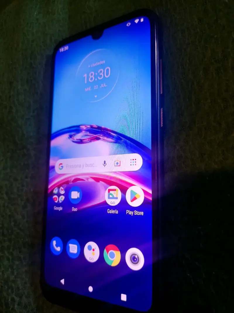 Smartphone Motorola Moto E6i con Android 10 - 6