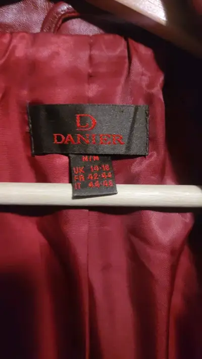 Chaqueta de cuero roja para mujer - miniatura 3