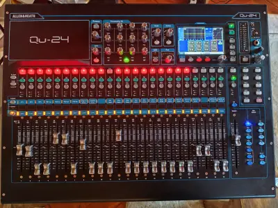 Consola de mezcla digital Allen & Heath Qu-24 - miniatura 1