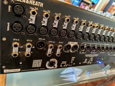 Consola de mezcla digital Allen & Heath Qu-24 - miniatura 4