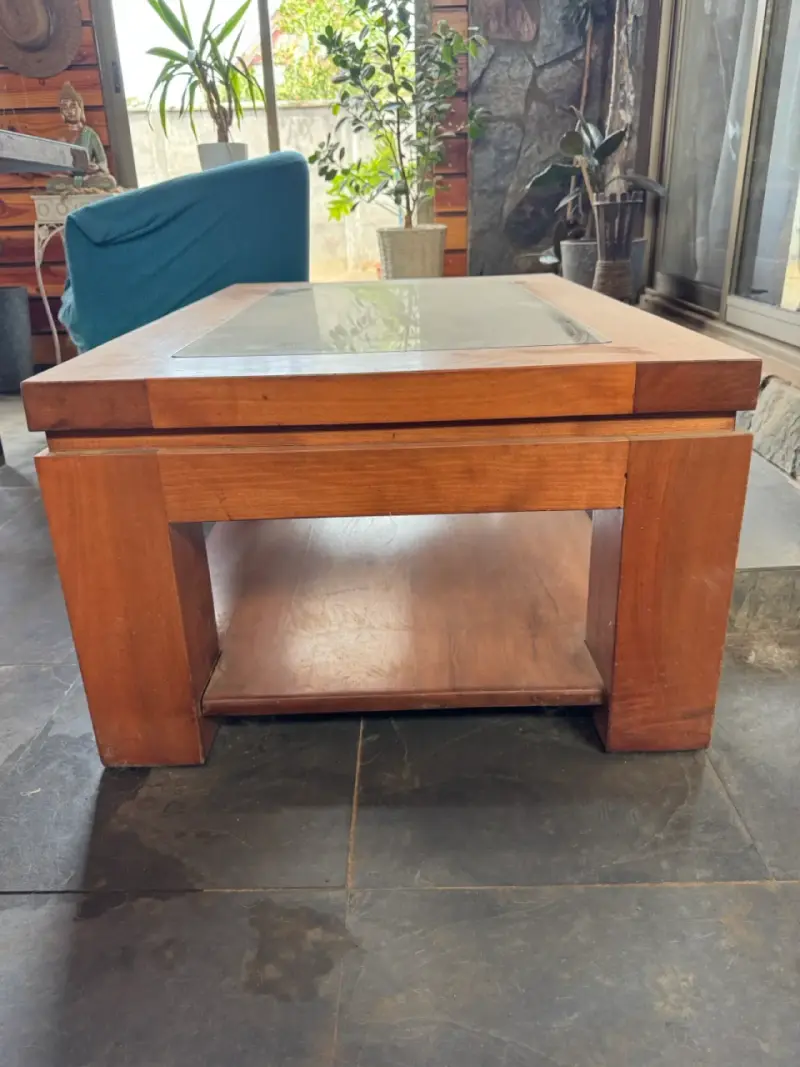 Mesa de centro de madera con vidrio - 2